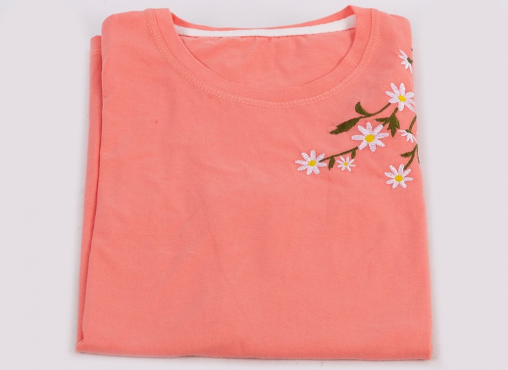 تیشرت زنانه گلدوزی طرح Spring