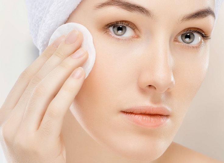 پاکسازی پوست در سالن زیبایی دیبا