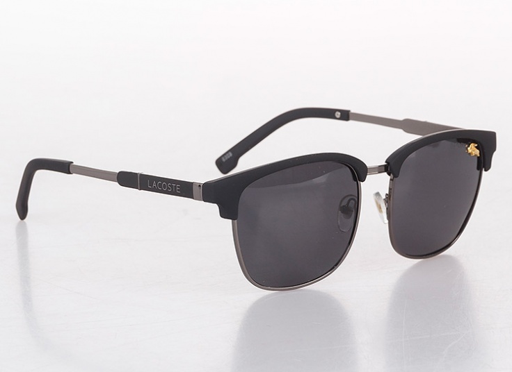 عینک آفتابی طرح Lacoste