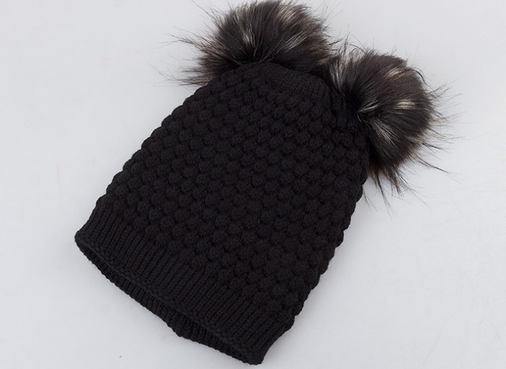 کلاه بافت Poom Poom