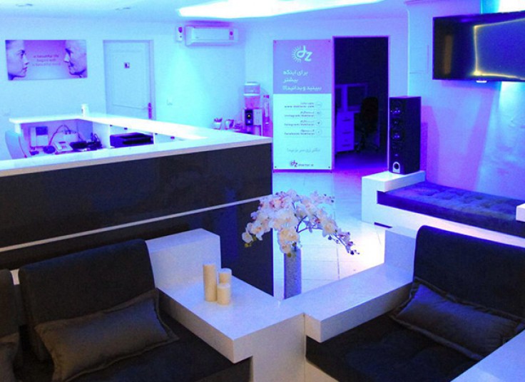 لیزر با دستگاه الکس دایود در کلینیک دکتر زی