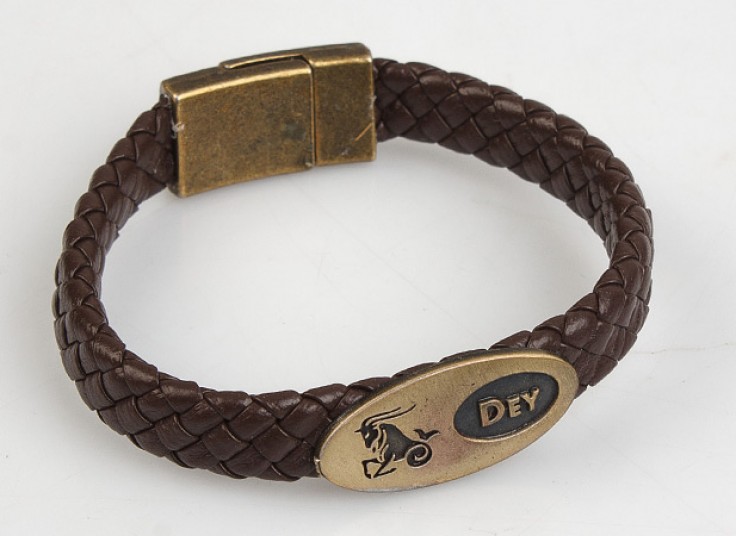 دستبند چرمی ماه تولد