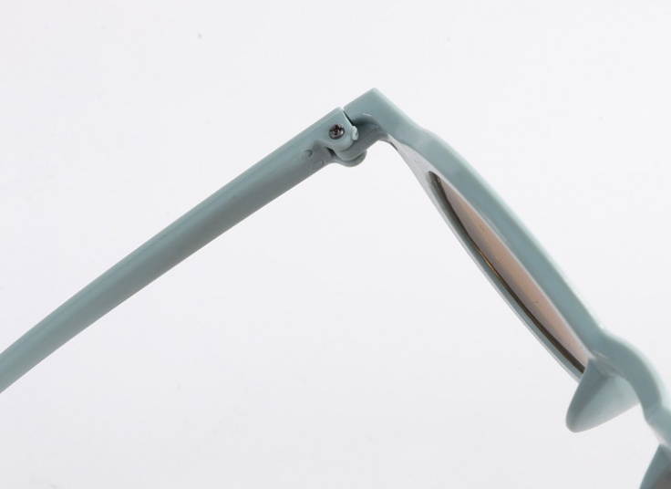 عینک بچگانه گرد