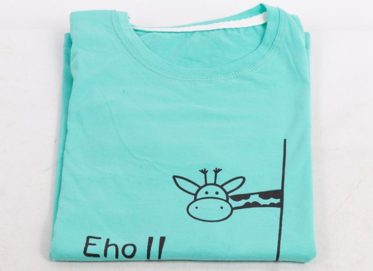 تیشرت زنانه طرح زرافه