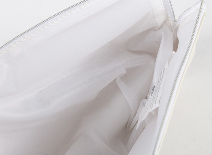 کیف آرایشی ISDIN