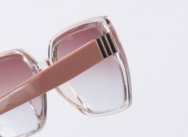 عینک آفتابی زنانه Fadeinr مدل 3363