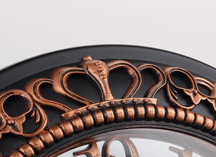 ساعت دیواری طرح سلطنتی