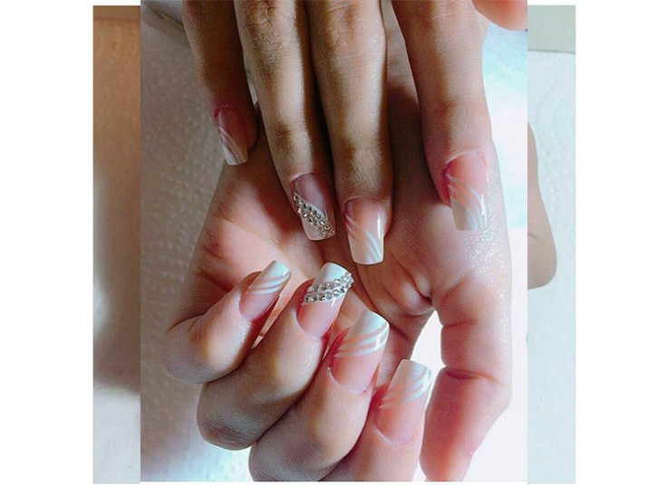 خدمات ناخن صورتگر ماه