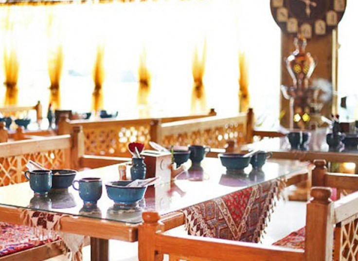 جوجه کباب ترش و دیزی سنتی رستوران نگار خاتون