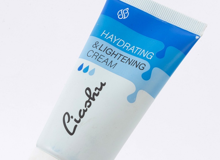 کرم آبرسان و روشن کننده پوست Liashu