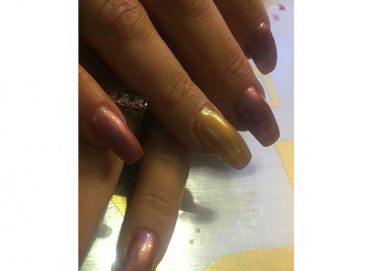 خدمات ناخن هستی گل