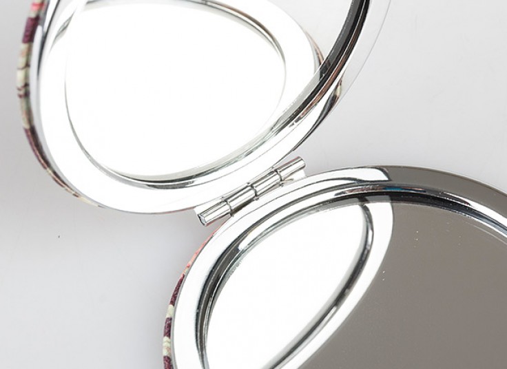 آینه جیبی زوم دار