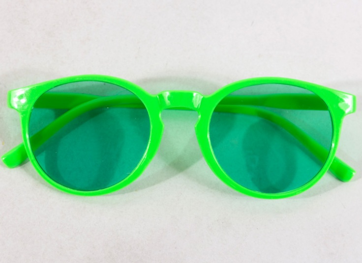 عینک رنگی بچگانه