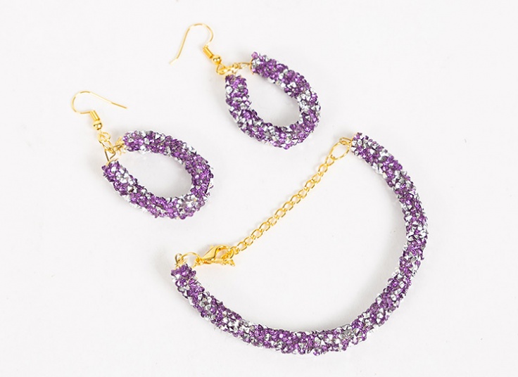 گوشواره و دستبند کریستالی