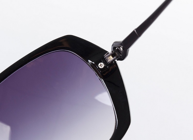 عینک آفتابی زنانه CHANEL سری Vintage