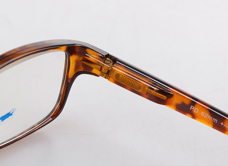 عینک طبی نمره دار REZARO