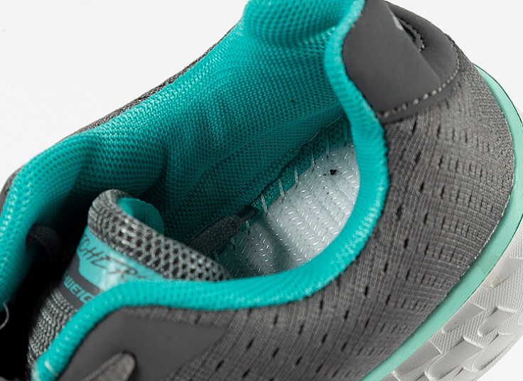 کتانی زنانه Skechers