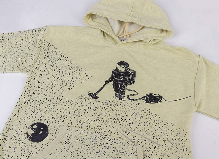 هودی کلاهدار Astronaut