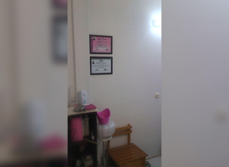 رفع لک و آکنه تراپی در کلینیک آفتاب تابان