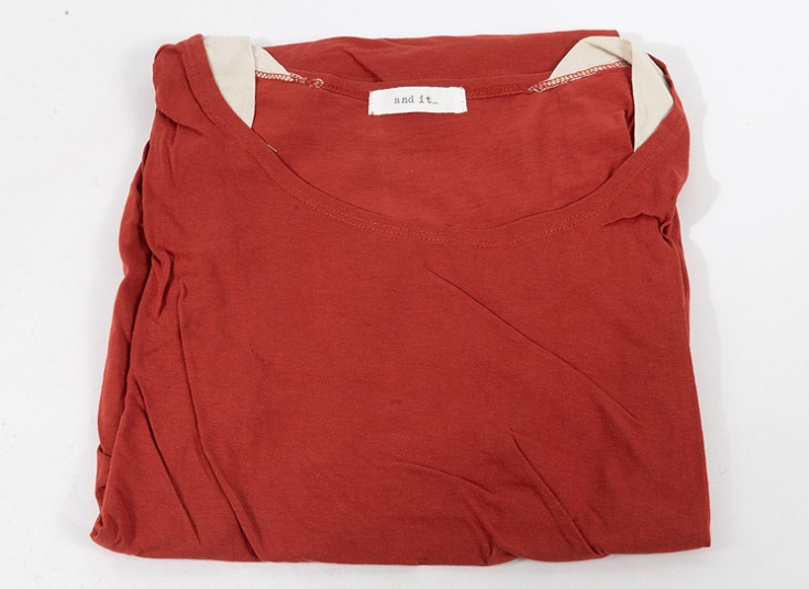 تیشرت زنانه LARU