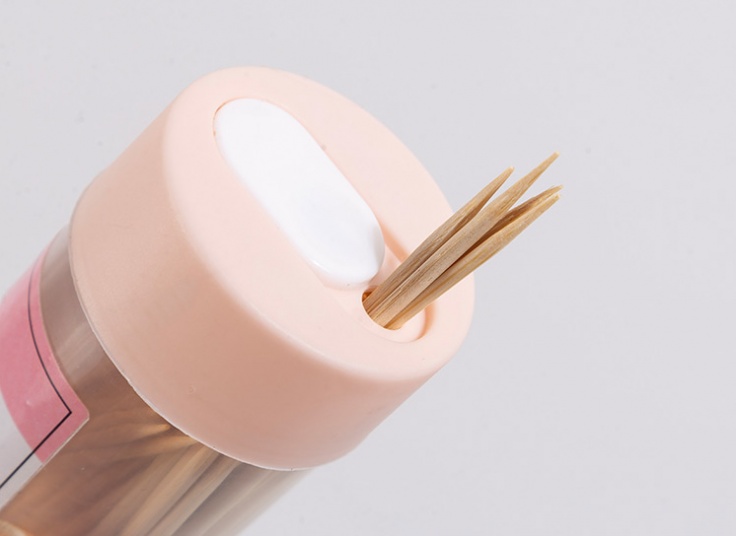 خلال دندان با چوب بامبو