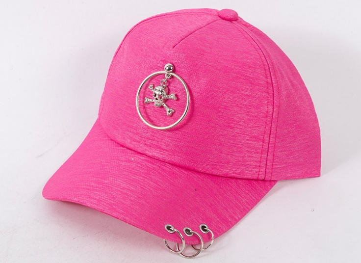 کلاه کپ پیرسینگ دار