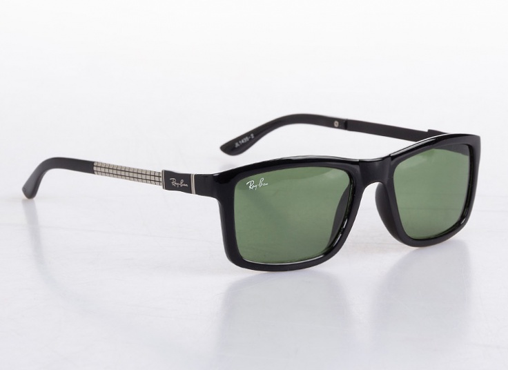 عینک آفتابی طرح RayBan