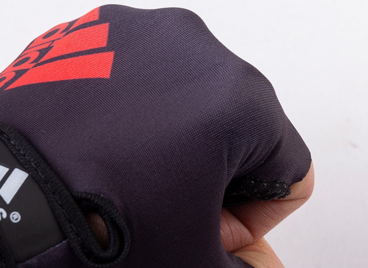 دستکش ورزشی