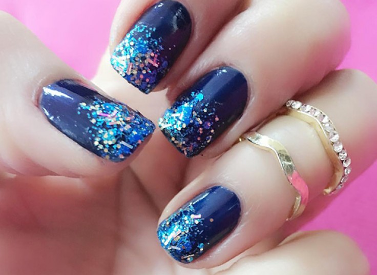 کاشت ناخن سالن دنیا