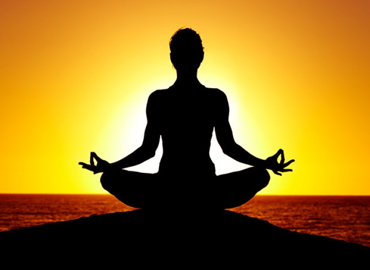 یوگا در آکادمی ماه سیما