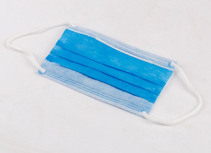 ماسک یکبار مصرف سه لایه