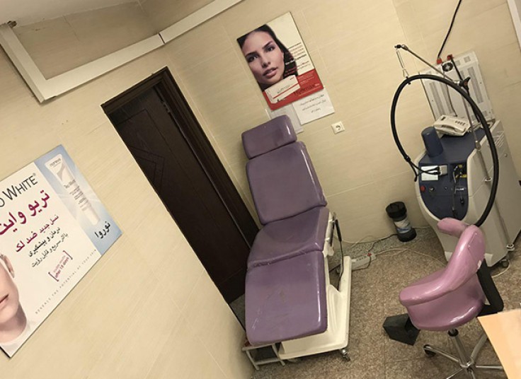 جوانسازی صورت در درمانگاه پاک