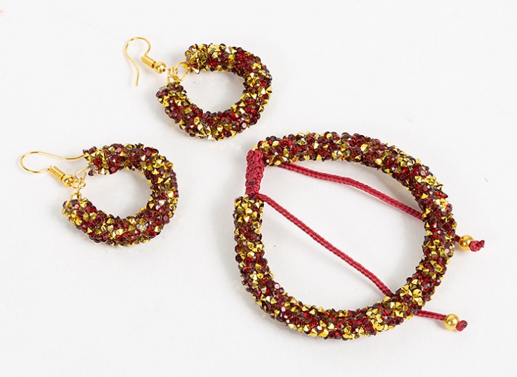 گوشواره و دستبند کریستالی