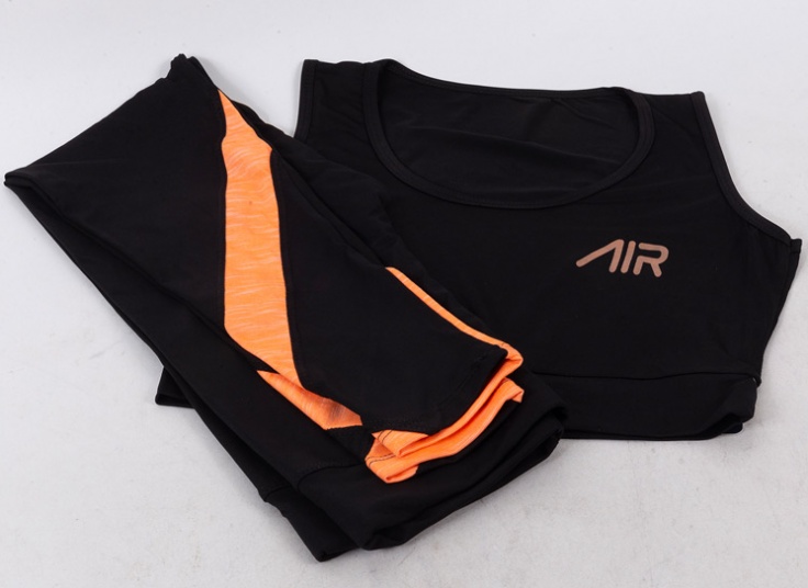 ست نیم تنه و لگ ورزشی زنانه