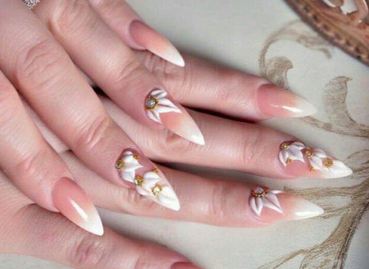 خدمات ناخن در سالن سحر