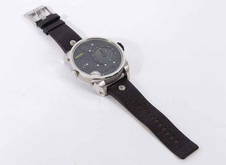 ساعت مچی چهار زمانه طرح Diesel