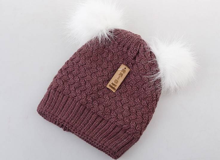 کلاه بافت Poom Poom