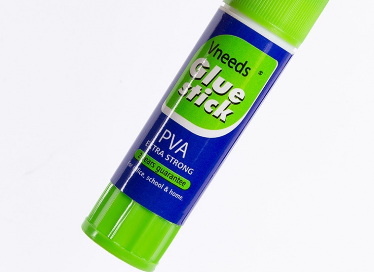 چسب ماتیکی 15 گرمی vneeds