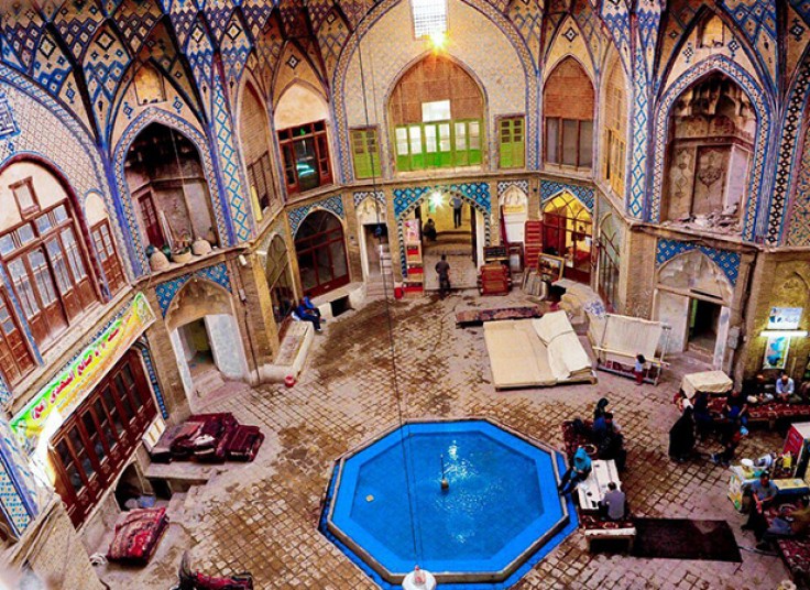 تور یک روزه گلاب گیری کاشان با آژانس مهر اندیشان