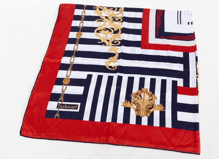 روسری ساتن طرح Fendi