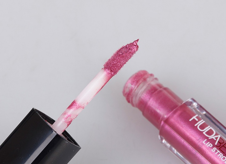 پکیج آرایشی Huda Beauty