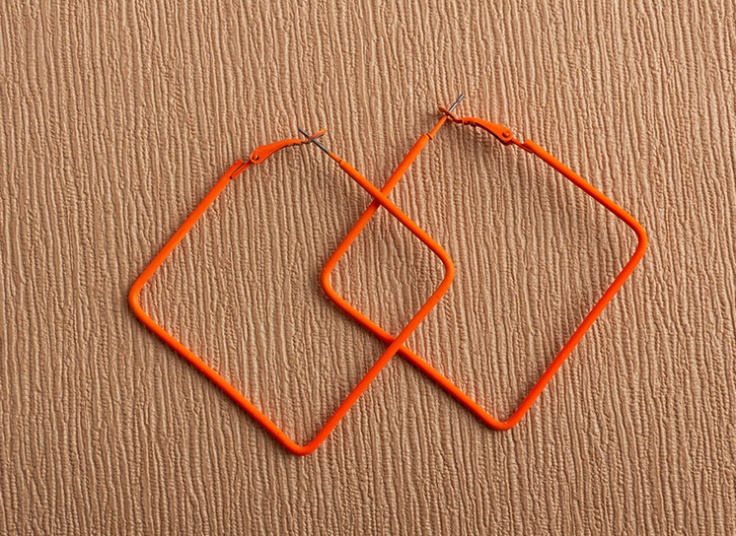 انواع گوشواره نئونی