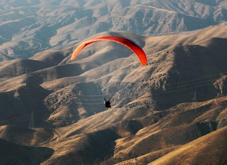 پاراگلایدر خلبان مختاری