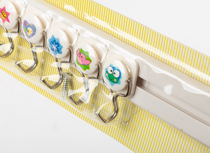 آویز طرح عروسکی