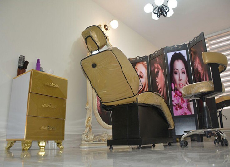 پارافین تراپی در سالن آدلیا