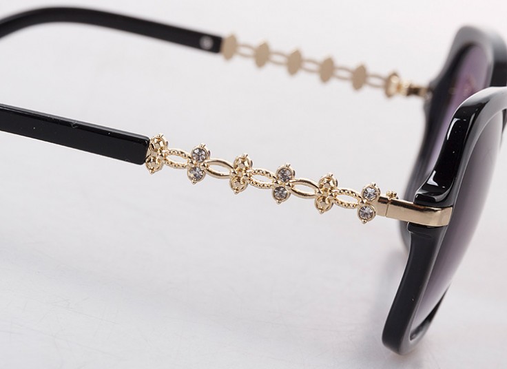 عینک آفتابی زنانه طرح CHANEL