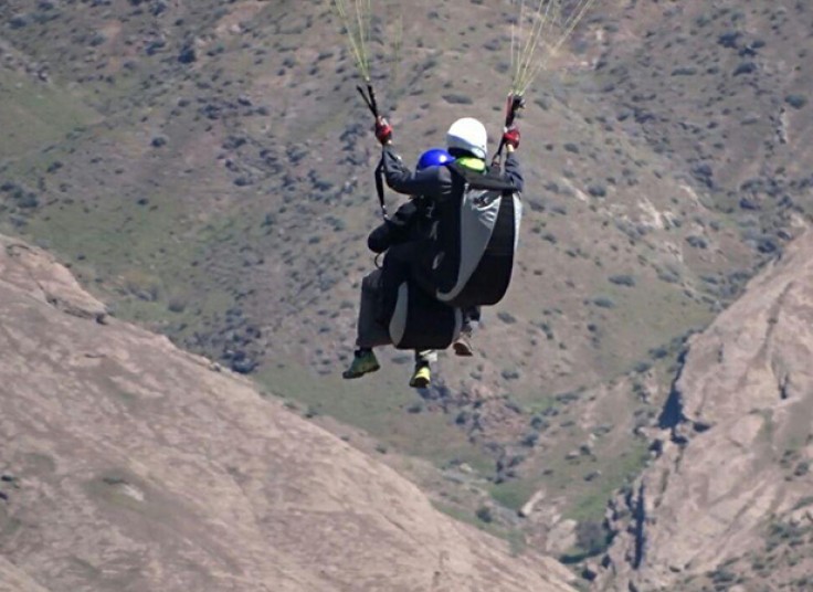 پاراگلایدر خلبان غلامی