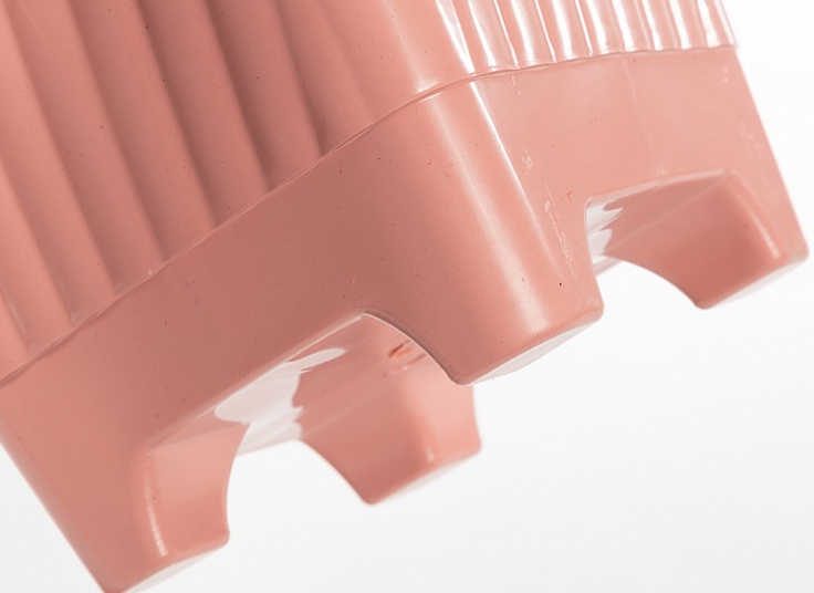 گلدان و زیر گلدانی پلاستیکی