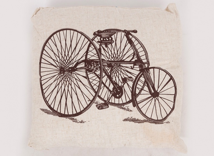 کوسن طرح دار کنفی