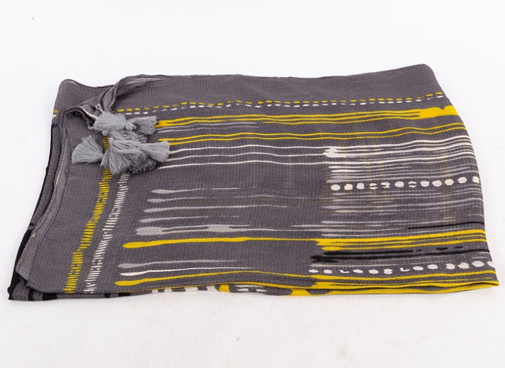 شال طرحدار منگوله دار